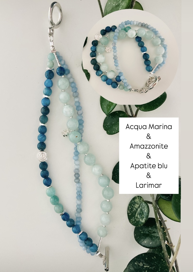 Amazzonite: Favorisce l’equilibrio emotivo e la comunicazione sincera,Aiuta a ridurre lo stress, calma la mente e stimola l’ottimismo. Acquamarina: ssociata alla serenità, alla chiarezza mentale e al coraggio. Apatite blu: Stimola la creatività e l’intuizione, promuove la motivazione. Larimar: È conosciuto come la “pietra della calma”, utile per lo stress e l’ansia.